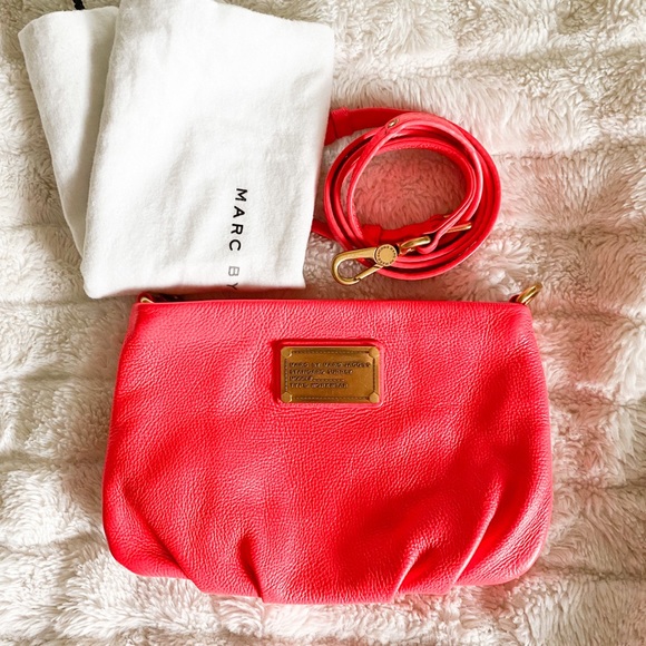 Marc By Marc Jacobs Handbags - Marc by Marc Jacobs Diva Pink Crossbody